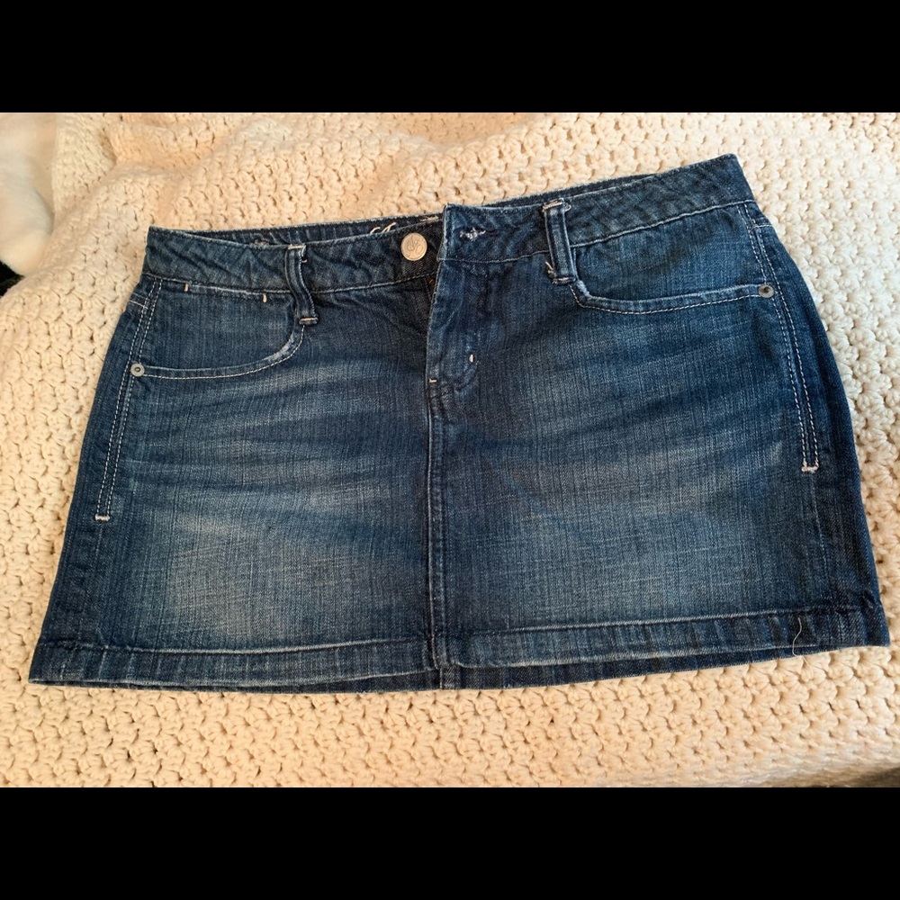 AE skirt
